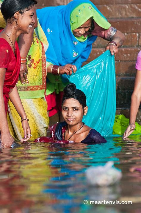 indian nude bath|Desi Bathing Porn Videos